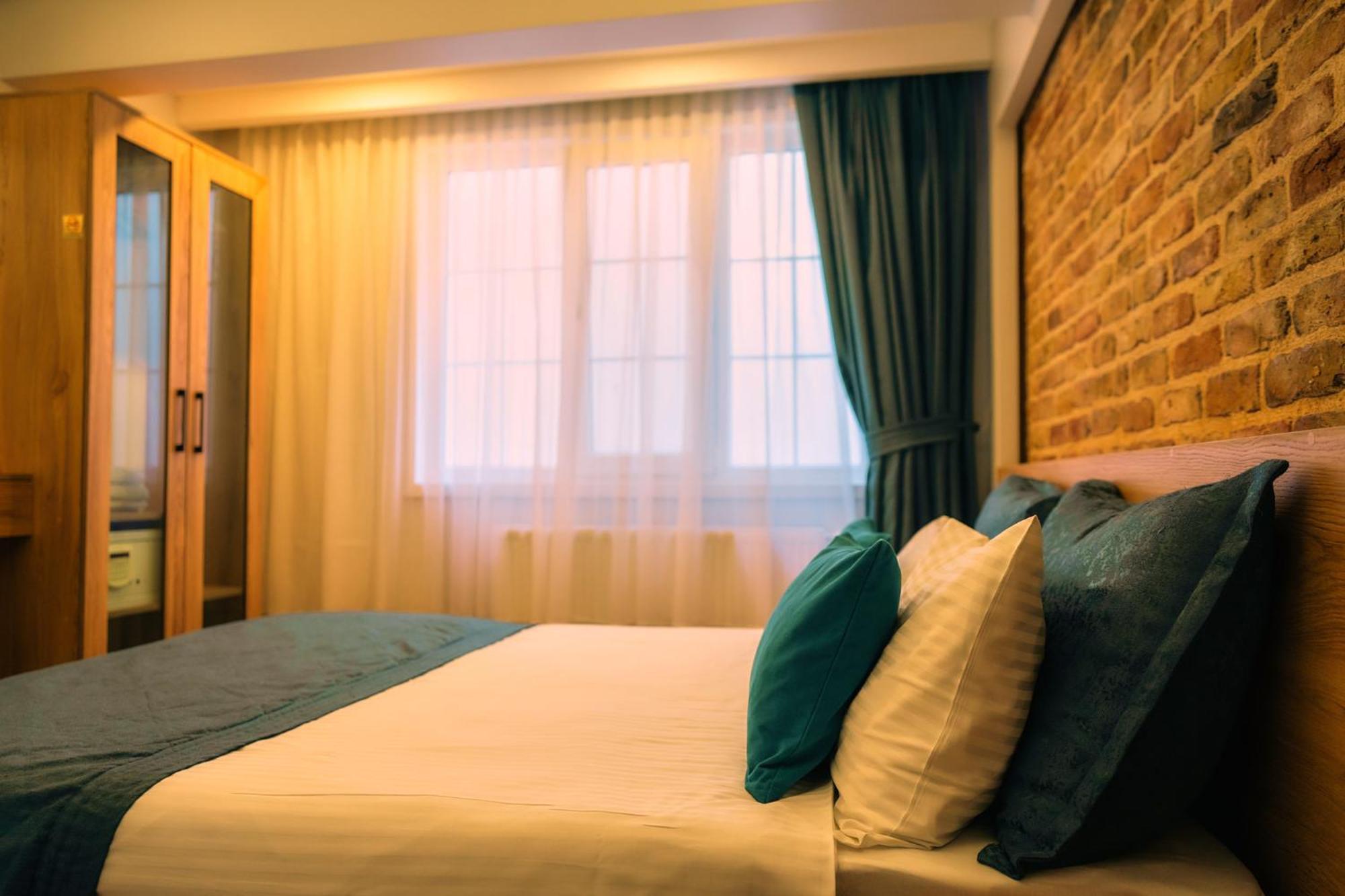 Taksim Santa Lucia Hotel Istanbul Eksteriør billede